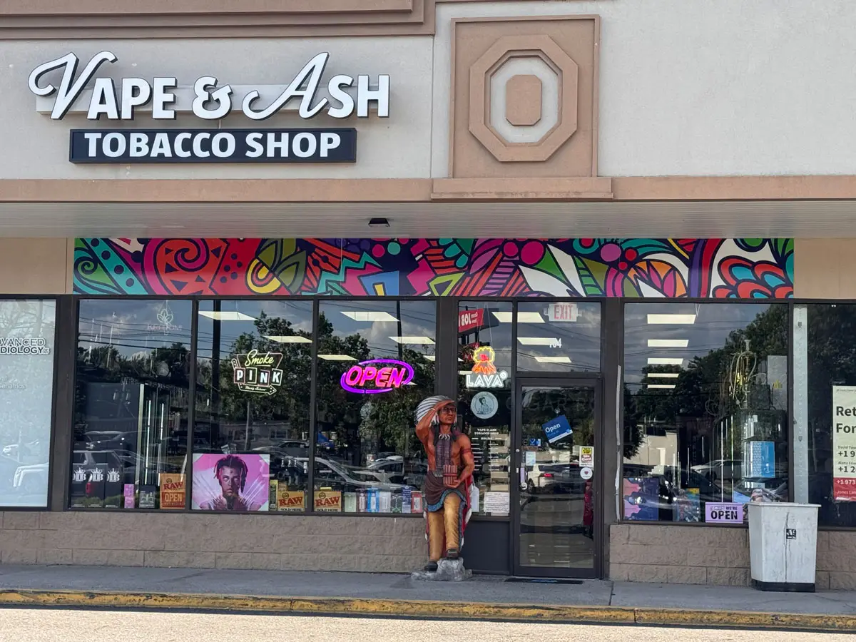 vape and ash smoke shop storefront in Nanuet NY