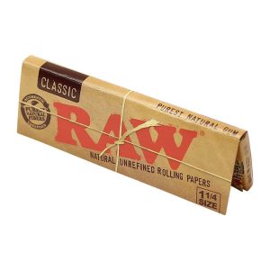 RAW Classic 1¼ natural unrefined rolling papers pack.